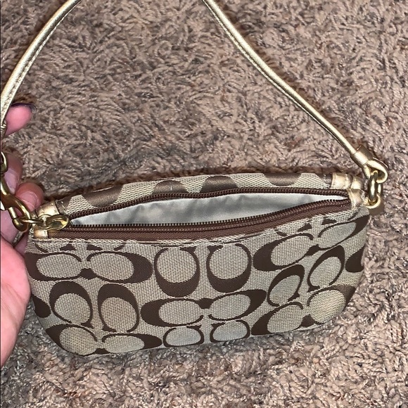 Coach wristlet - Picture 3 of 3